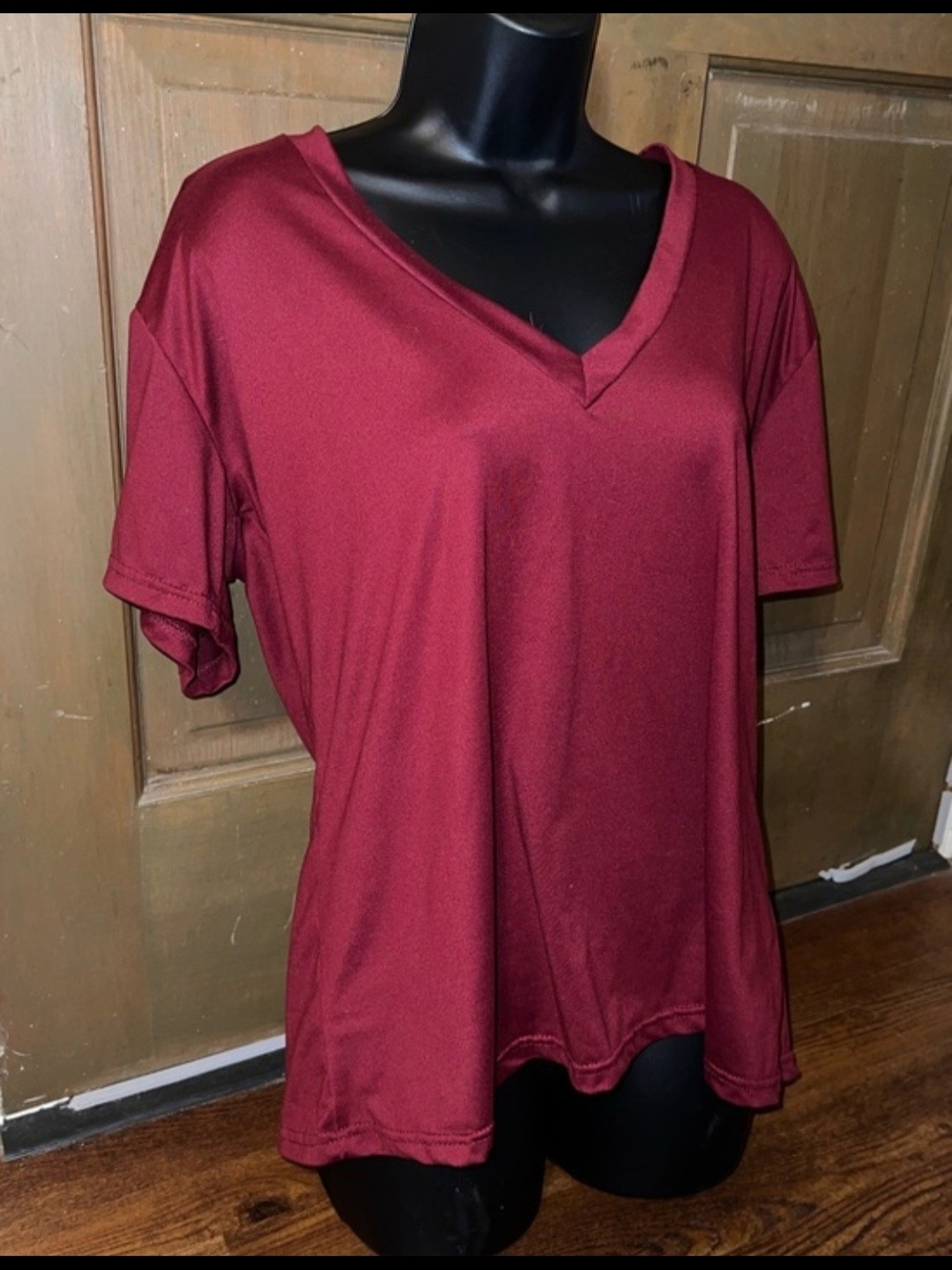 Women’s V-Neck Short Sleeve Top - Burgundy